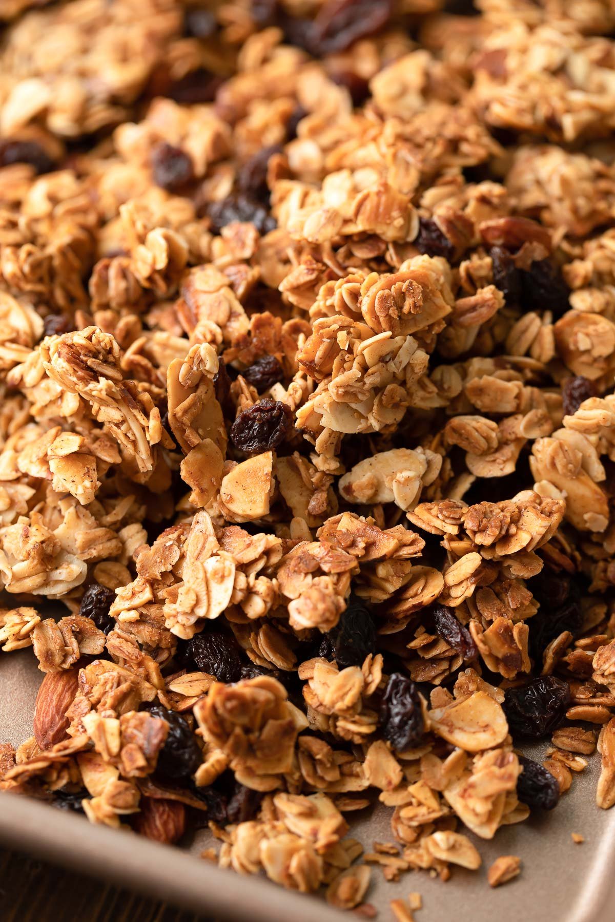 Cinnamon Raisin Granola Recipe: Easy Crunchy Breakfast