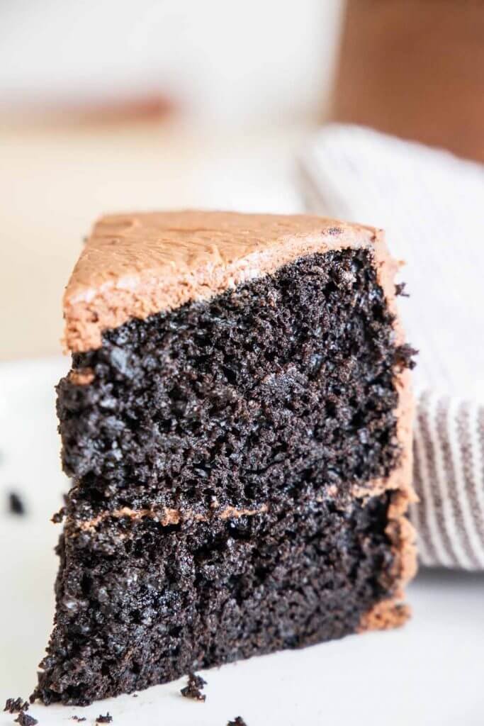 What Makes This Sourdough Discard Chocolate Cake Work